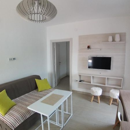 Apartman Dajoda 1 Bijela Exterior photo
