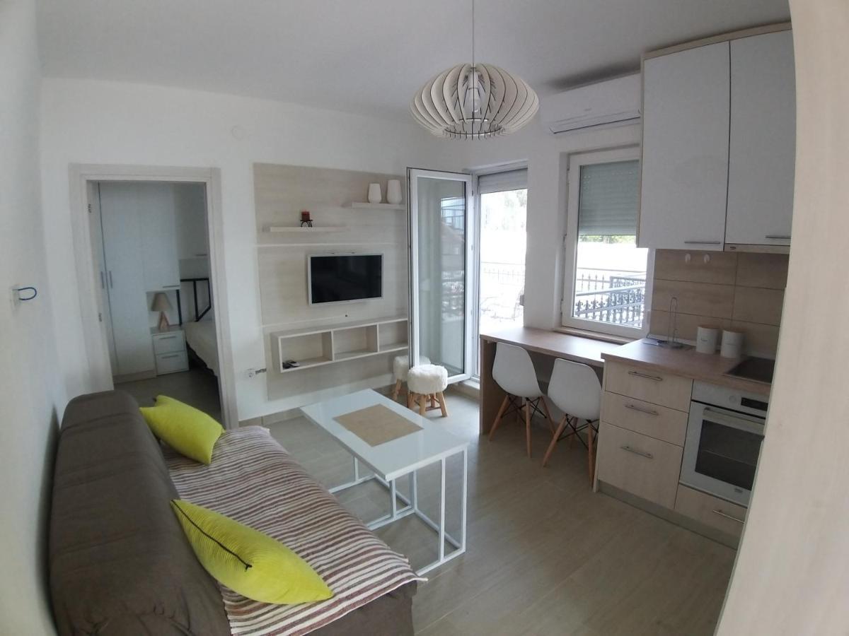 Apartman Dajoda 1 Bijela Exterior photo
