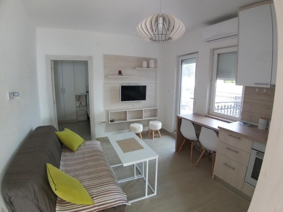 Apartman Dajoda 1 Bijela Exterior photo